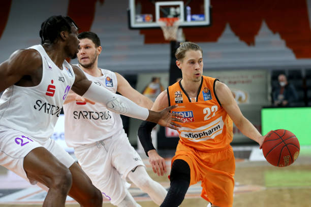 率和逐年增 率和逐年增